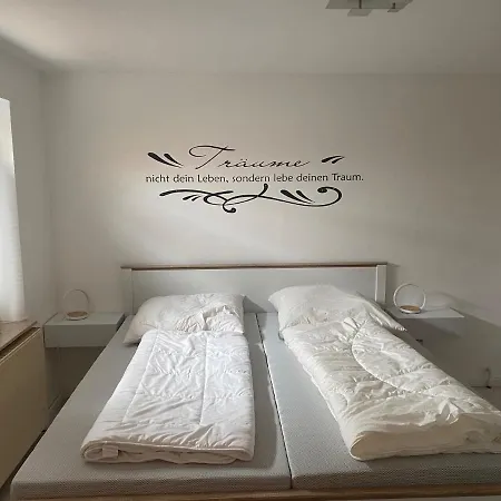 Im Garten In Wiek Semesterbostad Wiek auf Rügen